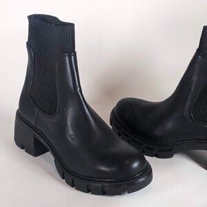 Steve Madden Women's Black Ankle High Boots - Size 8.5M w heel for comfort